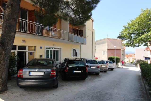 Eco-Apartments With Nice Garden Baška Voda Exterior foto