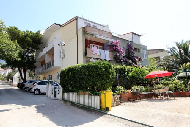 Eco-Apartments With Nice Garden Baška Voda Exterior foto